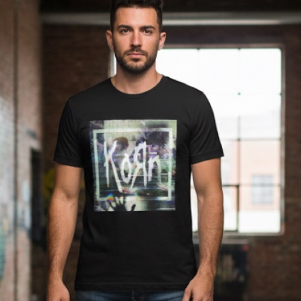 District Black Graphic Tee / Size L